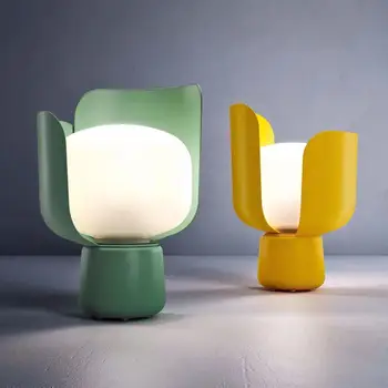 Italyan Tasarımcı Yaratıcı masa lambası Oturma Odası Yatak Odası Başucu LED E14 Petal Lamba Dekorasyon masa lambaları