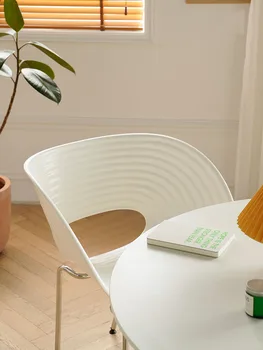 İskandinav Bar Tabureleri Kabuk yemek sandalyeleri Oturma Odası Yatak Odası Lüks Modern Makyaj Koltuğu Kahve Bilgisayar ofis koltuğu Ev Mobilyaları